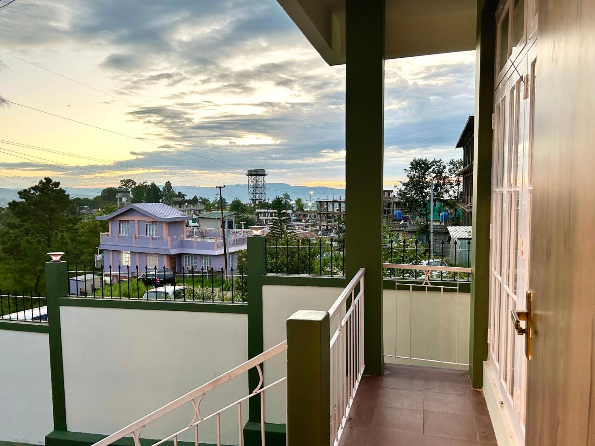 Yepplo Holiday Home - Complimentary Breakfast - 24 Hrs Caretaker & Power Backup 西隆 外观 照片