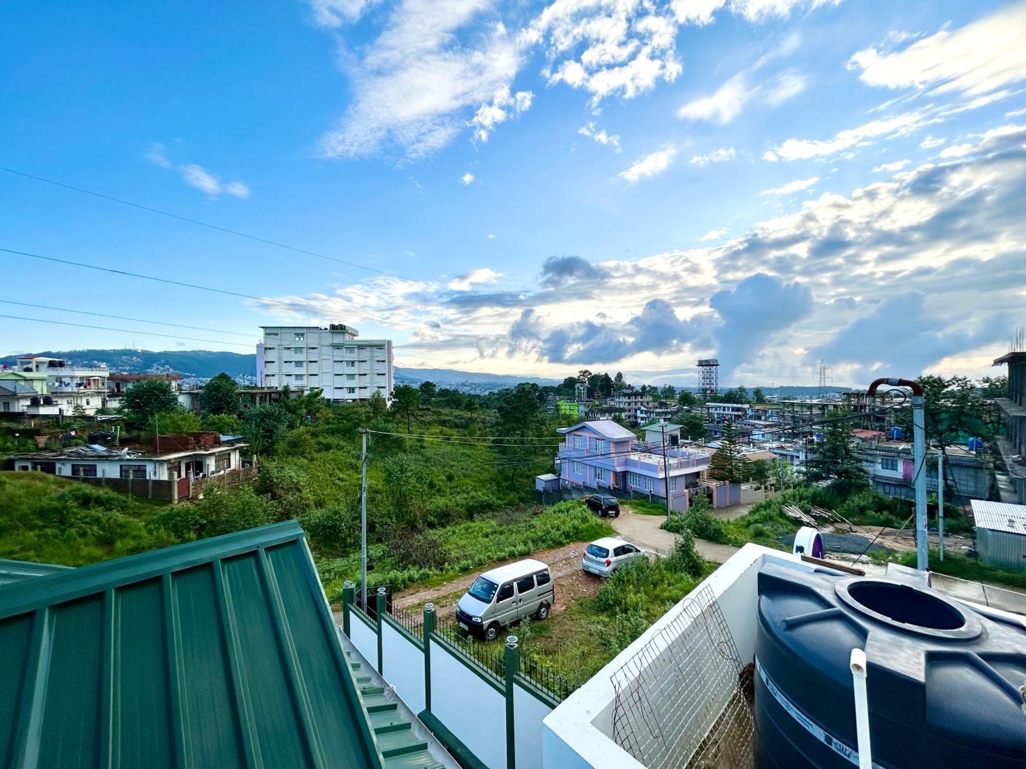 Yepplo Holiday Home - Complimentary Breakfast - 24 Hrs Caretaker & Power Backup 西隆 外观 照片