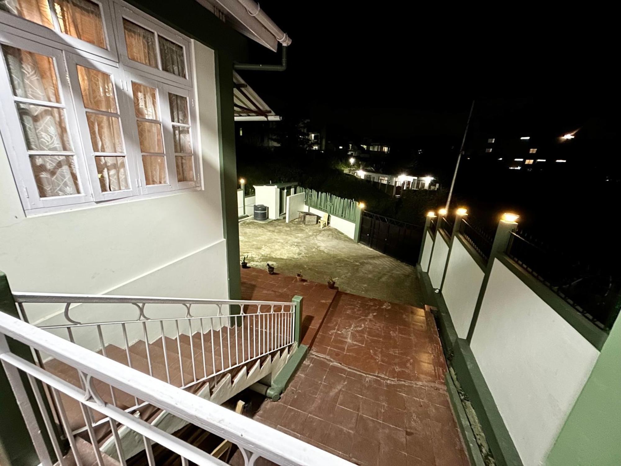 Yepplo Holiday Home - Complimentary Breakfast - 24 Hrs Caretaker & Power Backup 西隆 外观 照片