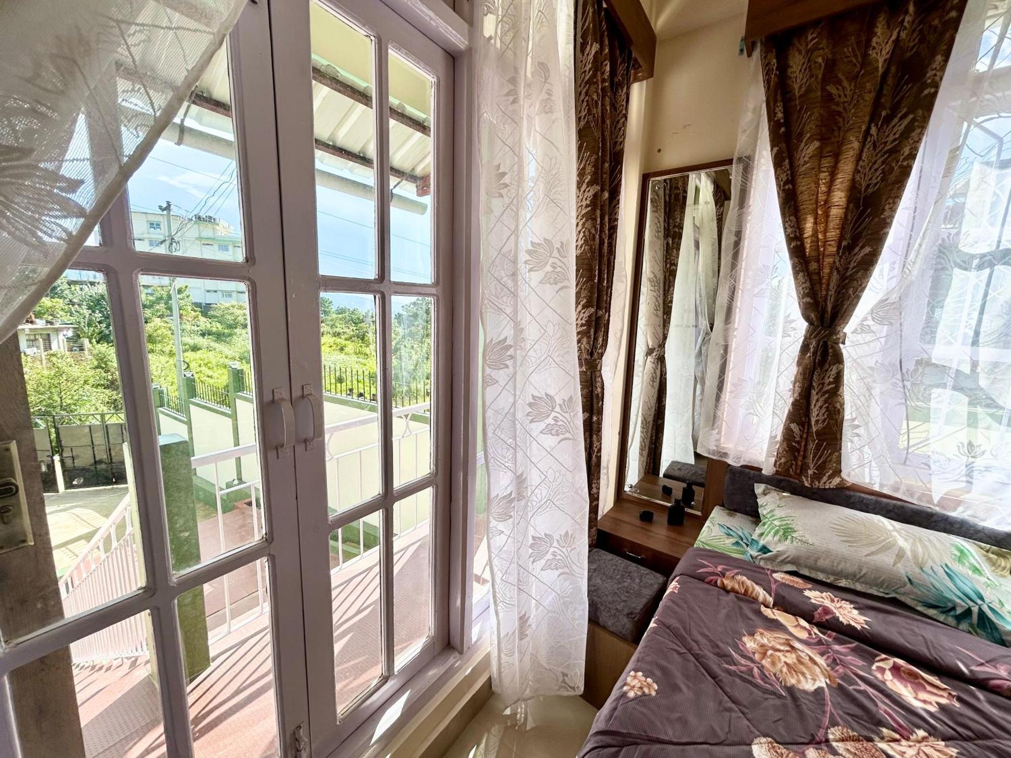 Yepplo Holiday Home - Complimentary Breakfast - 24 Hrs Caretaker & Power Backup 西隆 外观 照片