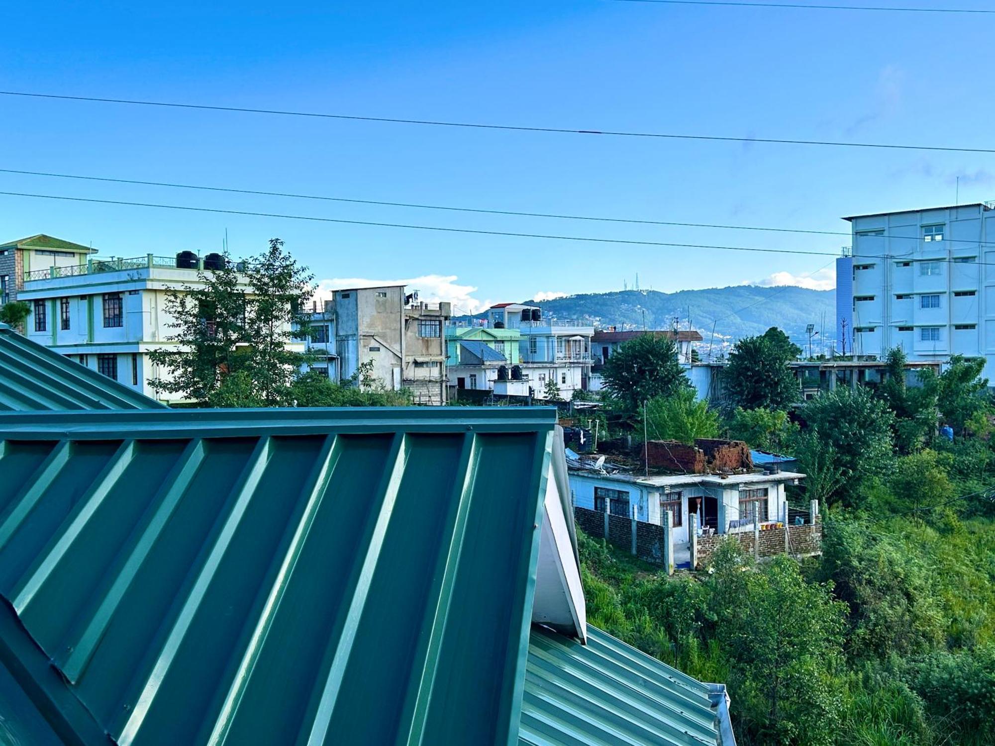 Yepplo Holiday Home - Complimentary Breakfast - 24 Hrs Caretaker & Power Backup 西隆 外观 照片