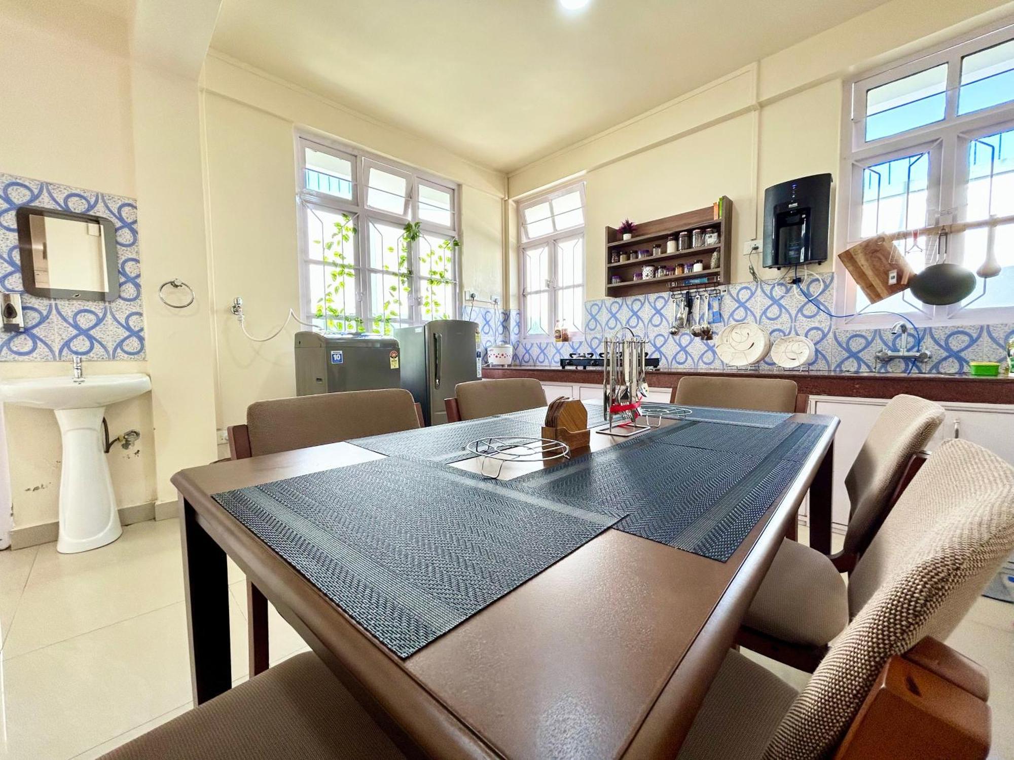 Yepplo Holiday Home - Complimentary Breakfast - 24 Hrs Caretaker & Power Backup 西隆 外观 照片