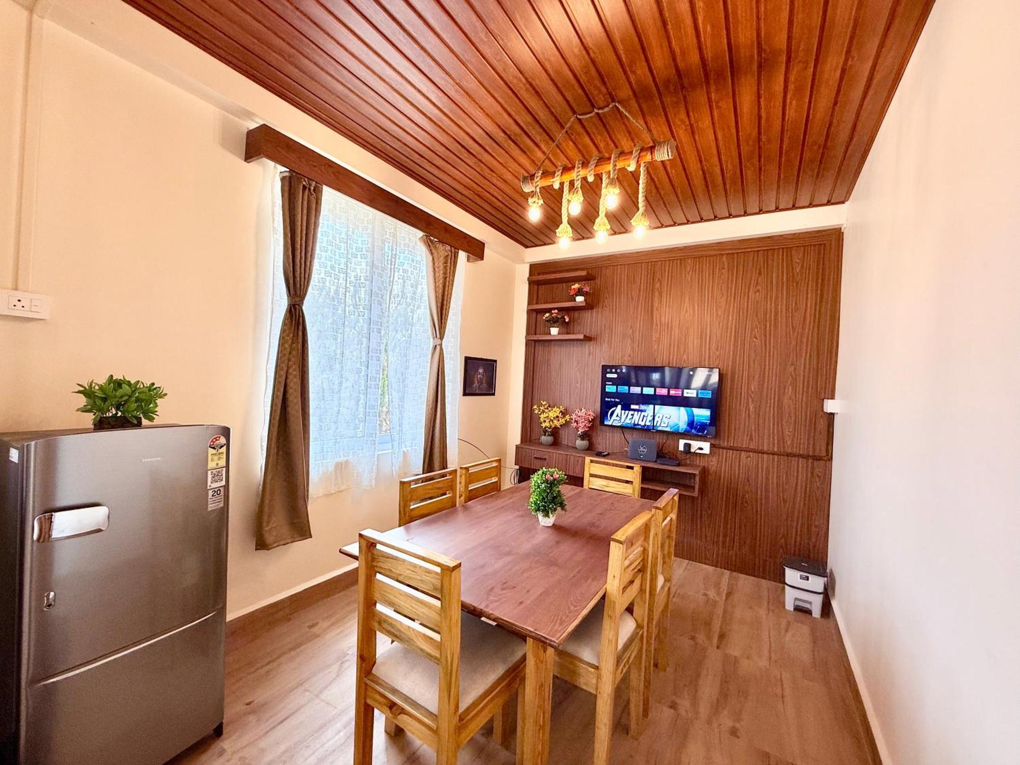 Yepplo Holiday Home - Complimentary Breakfast - 24 Hrs Caretaker & Power Backup 西隆 外观 照片