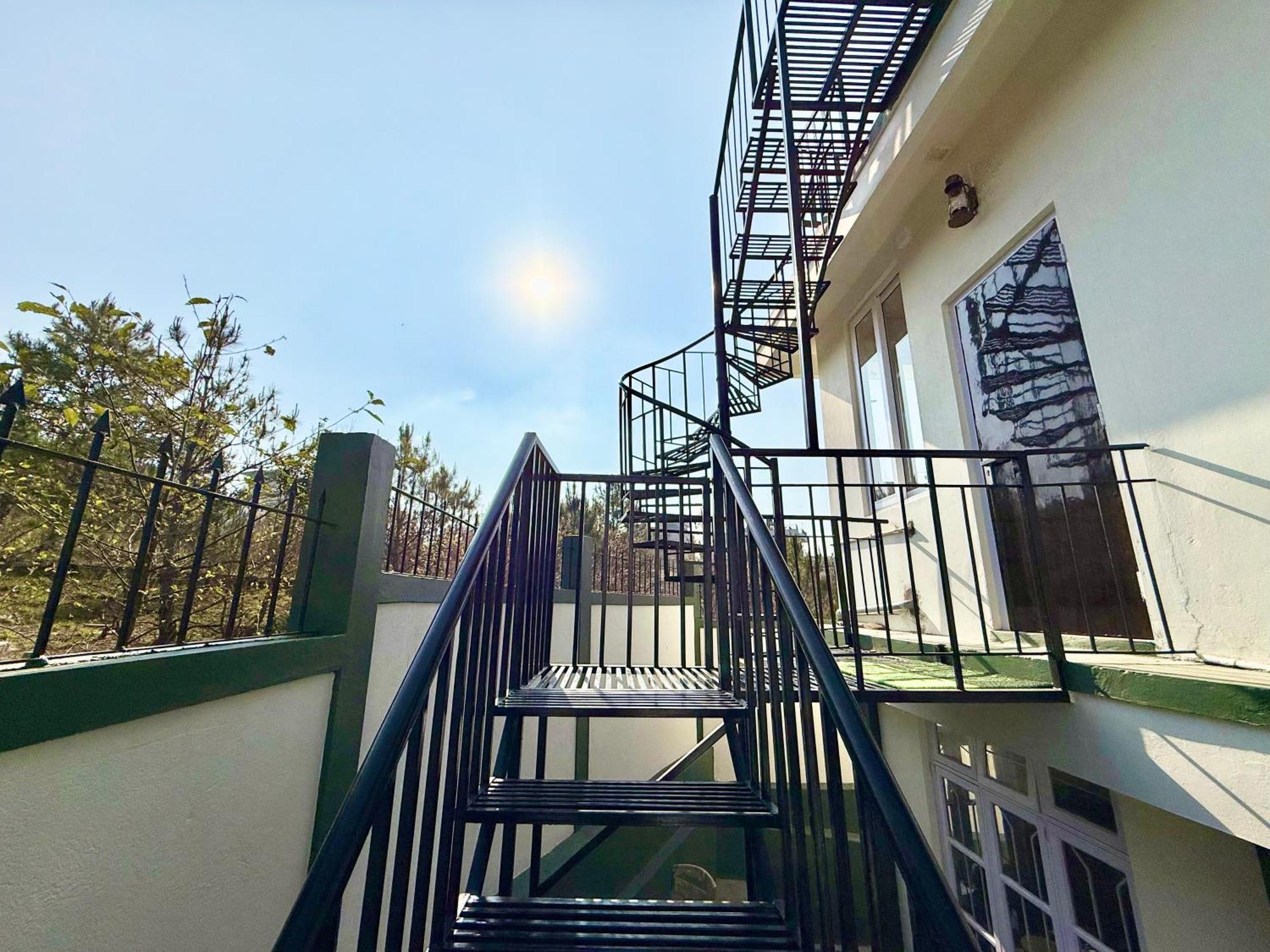 Yepplo Holiday Home - Complimentary Breakfast - 24 Hrs Caretaker & Power Backup 西隆 外观 照片