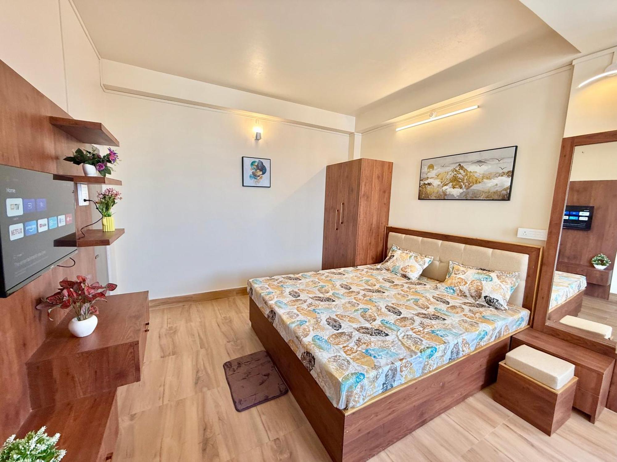 Yepplo Holiday Home - Complimentary Breakfast - 24 Hrs Caretaker & Power Backup 西隆 外观 照片